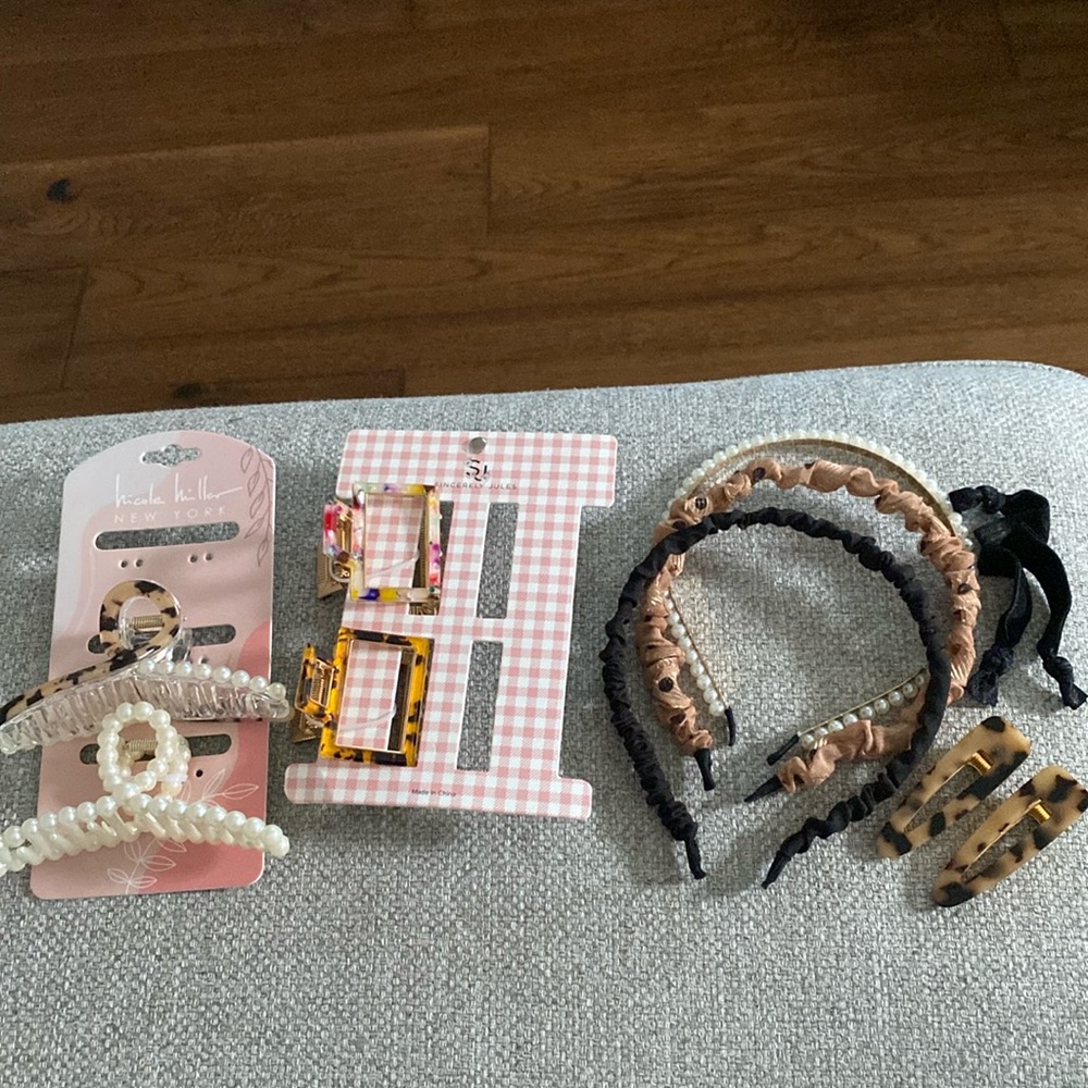 Hair accessory kit. All brand new